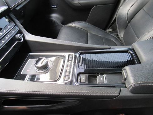 Used 2020 Jaguar F-PACE S AWD/4WD image 44