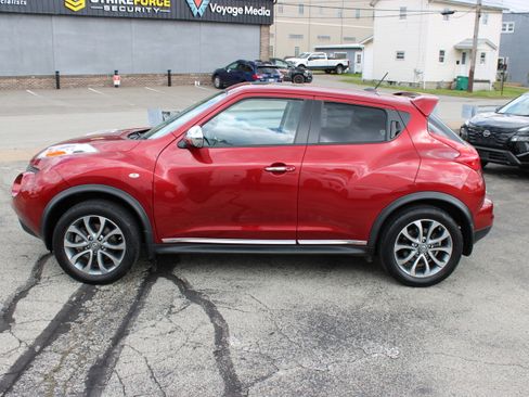 Used 2011 Nissan Juke SL w/ Sport Pkg AWD/4WD image 2