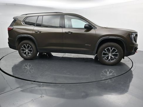 Used 2025 GMC Acadia AT4 AWD/4WD image 9