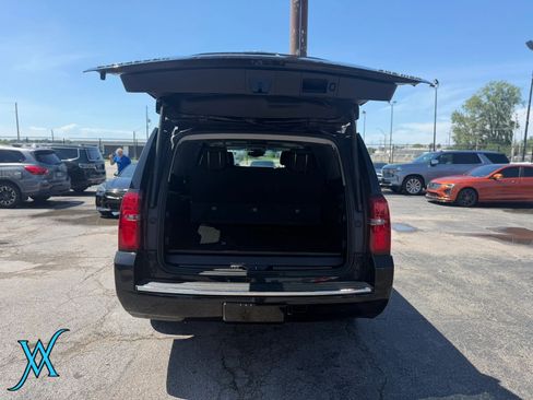 Used 2019 Chevrolet Suburban Premier AWD/4WD image 35