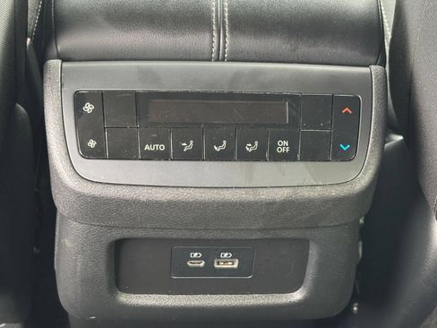 Used 2025 Nissan Pathfinder SV FWD image 21