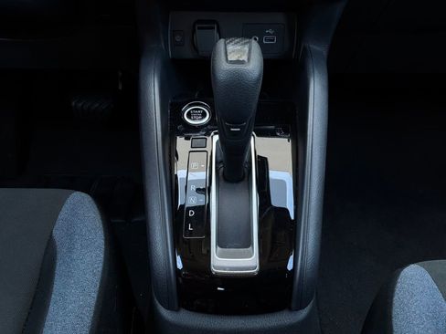 Used 2025 Nissan Versa SV FWD image 21