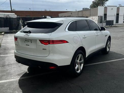 Used 2019 Jaguar F-PACE image 7
