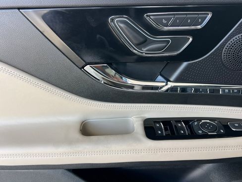 New 2025 Lincoln Corsair Reserve w/ Jet Appearance Package image 9