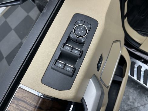 Used 2018 Ford F150 Lariat w/ Equipment Group 502A Luxury image 9