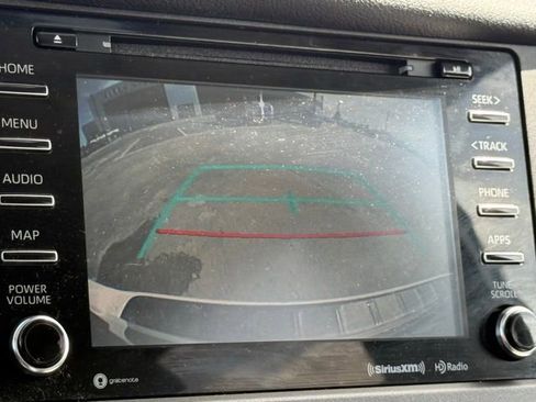 Used 2020 Toyota Sienna XLE w/ XLE Navigation Package FWD image 16