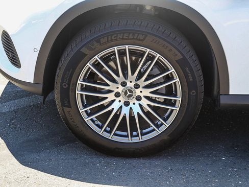 Certified 2026 Mercedes-Benz GLC 300 image 9