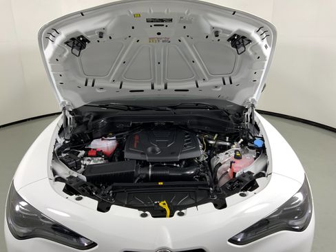 New 2025 Alfa Romeo Stelvio Sprint w/ Convenience Package image 7