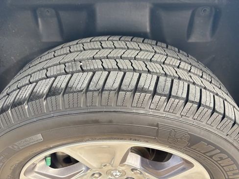 Used 2020 RAM 1500 Laramie image 10