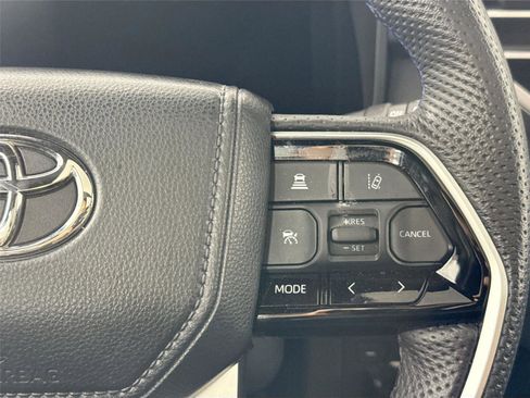 Certified 2023 Toyota Sequoia Platinum AWD/4WD image 20