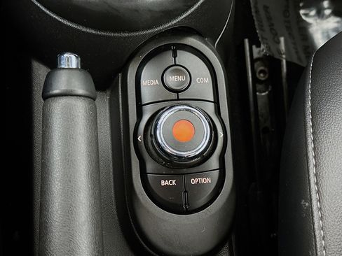 Used 2022 MINI Cooper S w/ Premium Package image 19