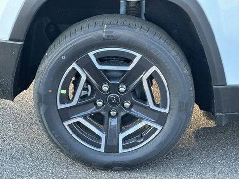 New 2026 Jeep Cherokee Laredo image 19