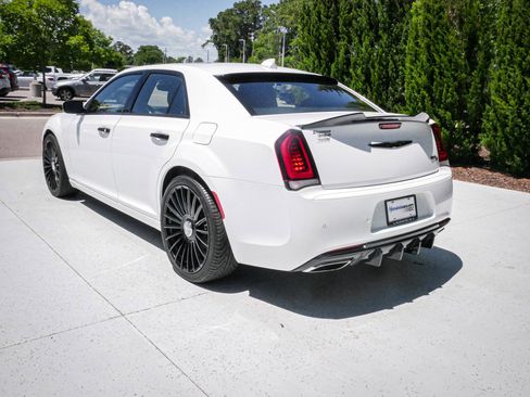 Used 2023 Chrysler 300 S RWD image 8