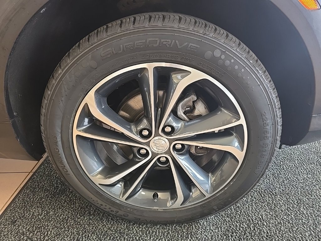 Used 2020 Buick Encore GX Select AWD/4WD image 47