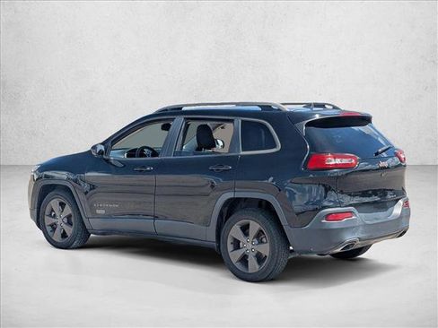 Used 2017 Jeep Cherokee 75th Anniversary FWD image 7