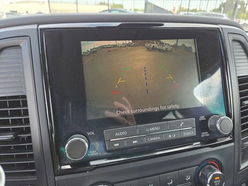 Used 2023 Nissan Titan SV image 14
