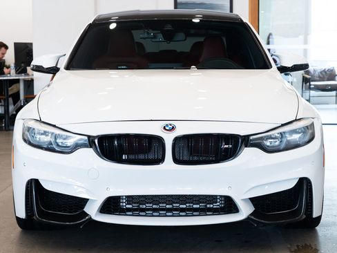 Used 2018 BMW M3 image 2