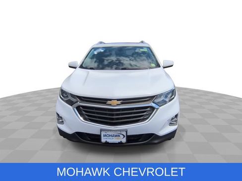 Used 2019 Chevrolet Equinox LT w/ Sun & Navigation Package AWD/4WD image 3