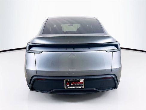 Used 2026 Tesla Model Y Long Range image 5