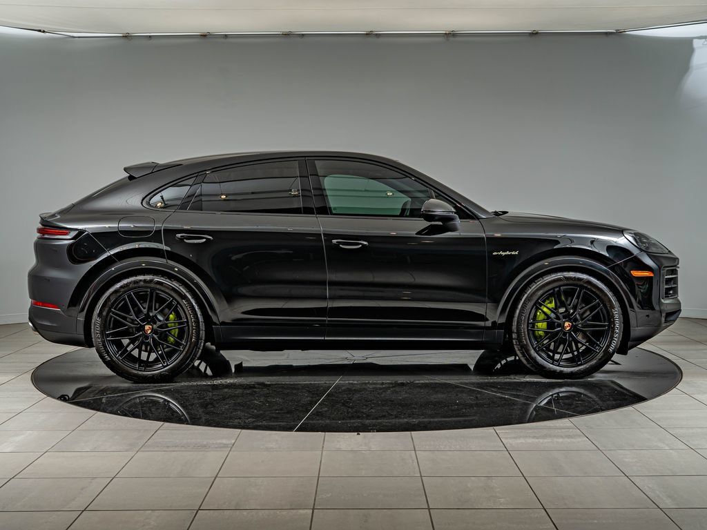 Certified 2025 Porsche Cayenne E-Hybrid Coupe AWD/4WD image 9