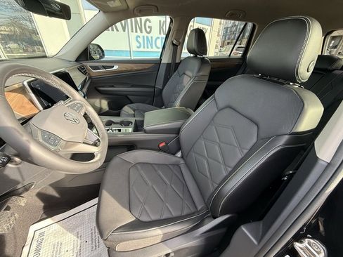 Used 2024 Volkswagen Atlas SE image 7
