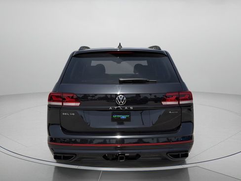 Used 2023 Volkswagen Atlas SEL R-Line AWD/4WD image 4