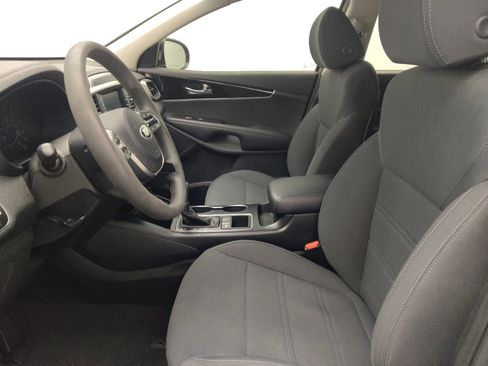 Used 2019 Kia Sorento FWD image 17