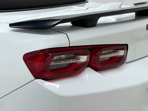 Used 2021 Chevrolet Camaro LT RWD image 34
