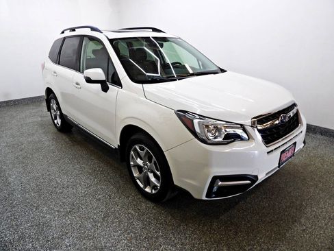 Used 2017 Subaru Forester 2.5i Touring AWD/4WD image 3