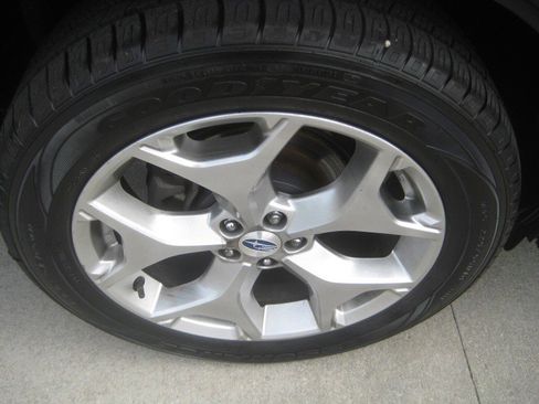 Used 2018 Subaru Forester 2.5i Touring AWD/4WD image 9