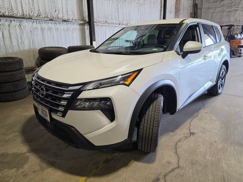 Used 2025 Nissan Rogue SV AWD/4WD image 1