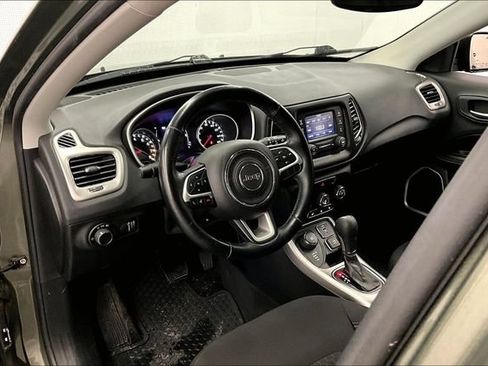 Used 2018 Jeep Compass Sport w/ Cold Weather Group AWD/4WD image 16
