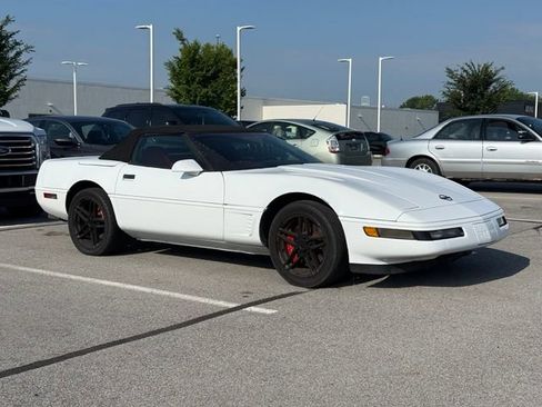 Used 1995 Chevrolet Corvette Convertible RWD image 1