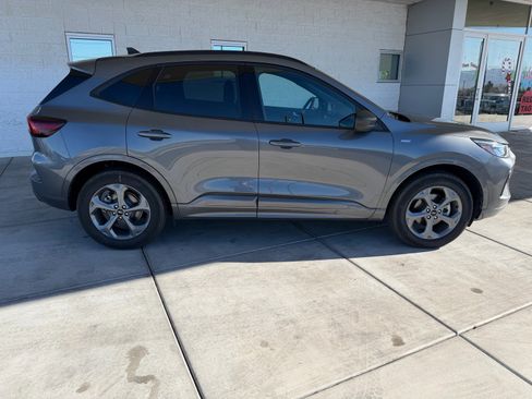 Used 2024 Ford Escape ST-Line image 2