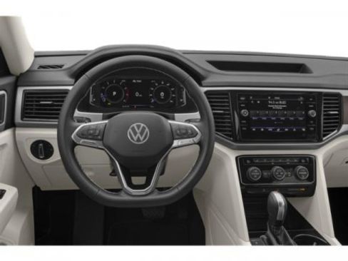 Used 2023 Volkswagen Atlas SE w/ Panoramic Sunroof Package image 7