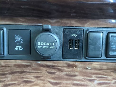 Used 2020 Nissan Armada SL w/ Premium Package image 33