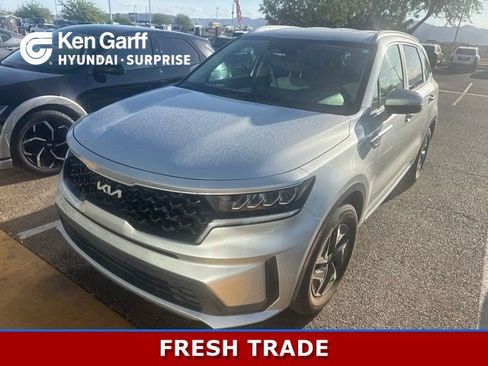 Used 2022 Kia Sorento S FWD image 1