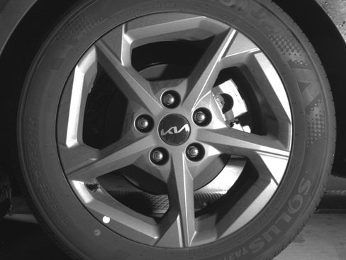 Used 2025 Kia K4 LXS image 14