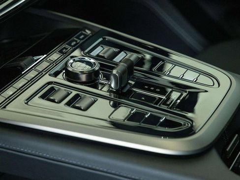 New 2026 Aston Martin DBX 707 image 29