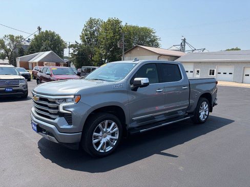 Used 2025 Chevrolet Silverado 1500 High Country w/ Technology Package AWD/4WD image 1