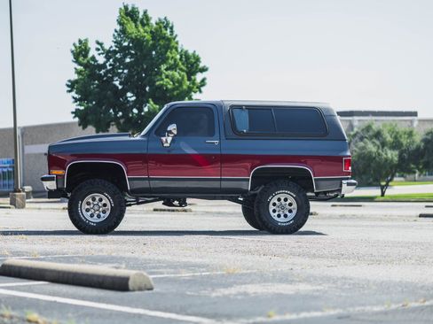 Used 1990 GMC Jimmy 4WD 6.0L LS Engine - Custom Bu image 19