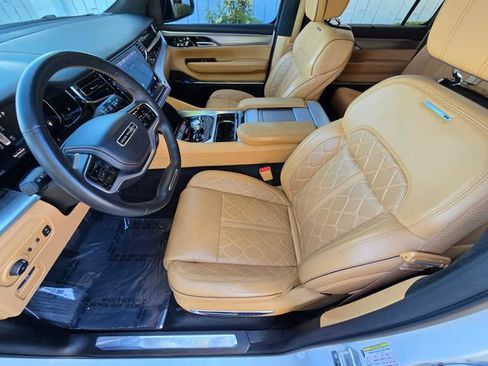 Certified 2023 Jeep Grand Wagoneer Series III AWD/4WD image 30