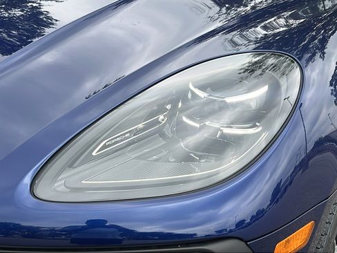 New 2026 Porsche Macan Turbo AWD/4WD image 11