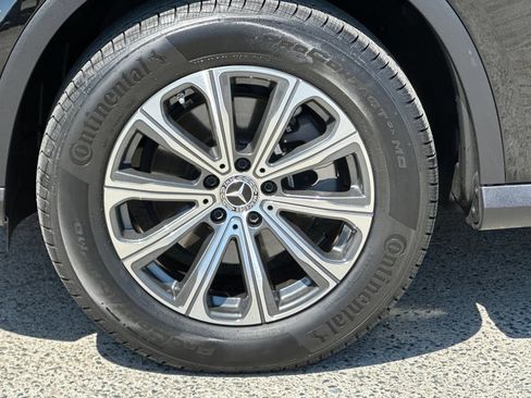 Used 2024 Mercedes-Benz GLC 300 image 37
