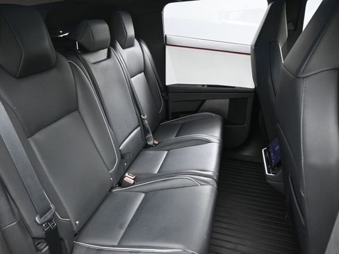 Used 2024 Tesla Cybertruck AWD Crew Cab image 28
