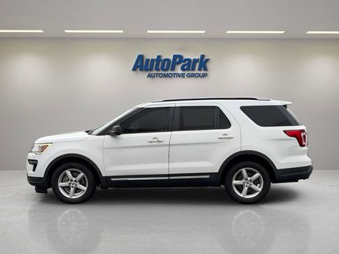 Certified 2018 Ford Explorer XLT image 4