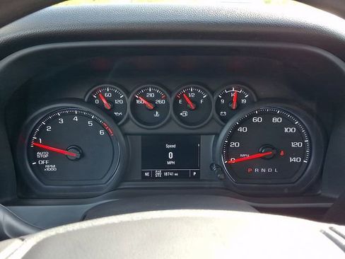 Used 2022 Chevrolet Silverado 1500 Custom AWD/4WD image 19