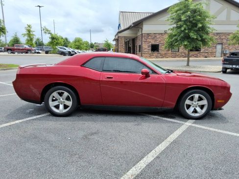 Used 2009 Dodge Challenger R/T RWD image 4