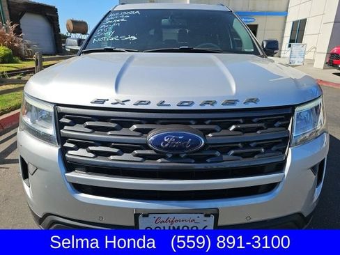 Used 2018 Ford Explorer XLT w/ Equipment Group 202A FWD image 5