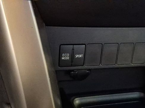Used 2015 Toyota RAV4 LE AWD/4WD image 24